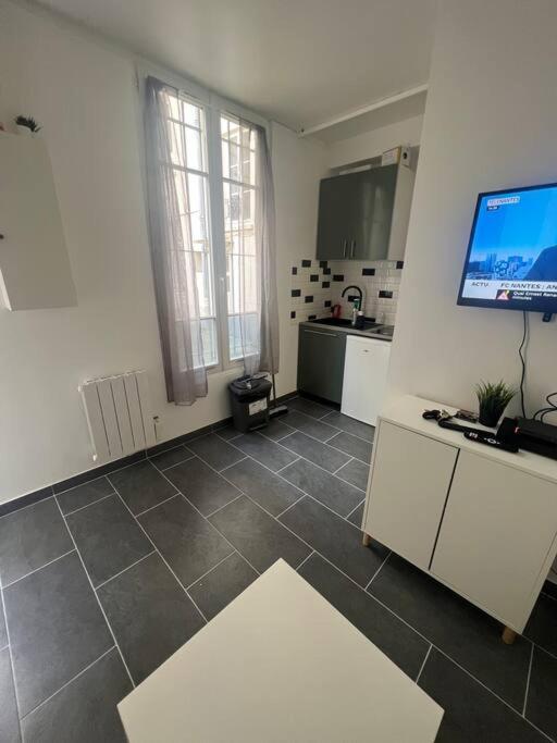 Studio Cosy Refait A Neuf Levallois Exterior photo